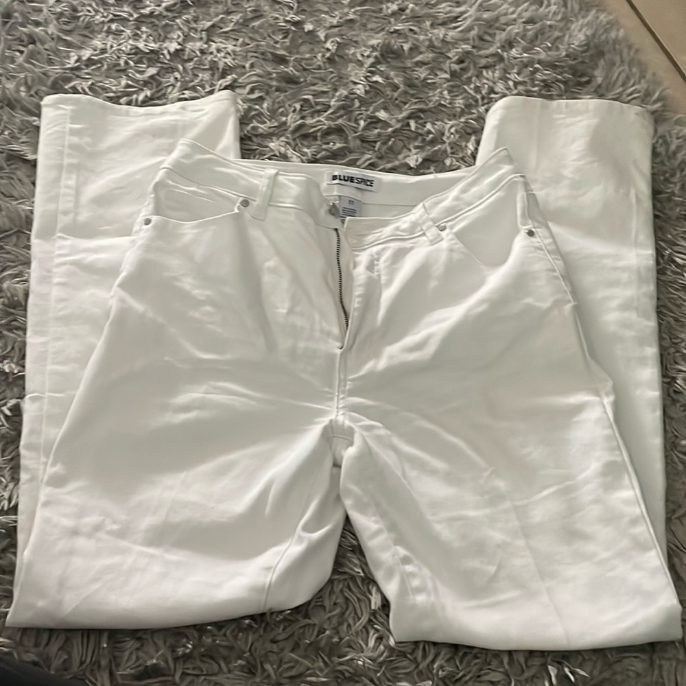 Like new pair of white jeans size 11